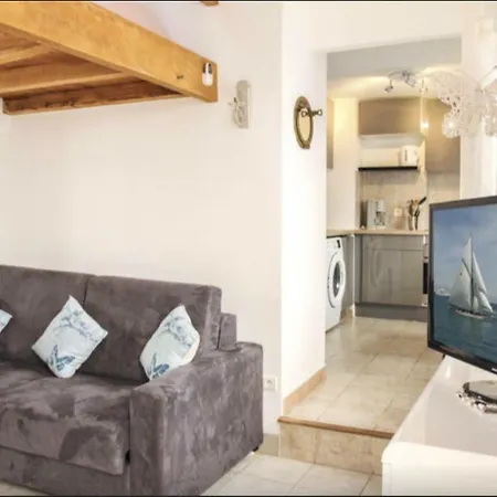 Vieil Cosy Close Everything أنتيب