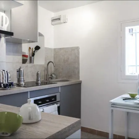 Vieil Cosy Close Everything أنتيب