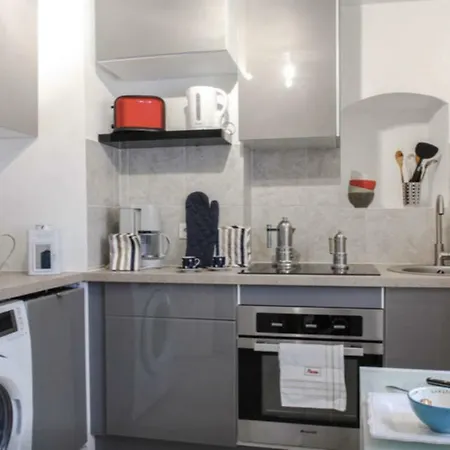 Vieil Cosy Close Everything أنتيب